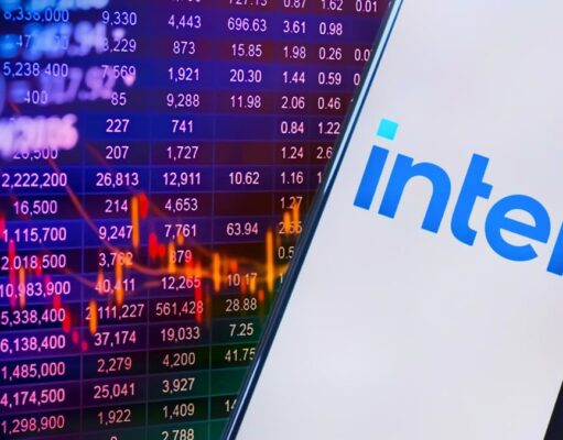 Intel Stock Q2 2025 Slide, CEO Shift & AI Foundry Pivot